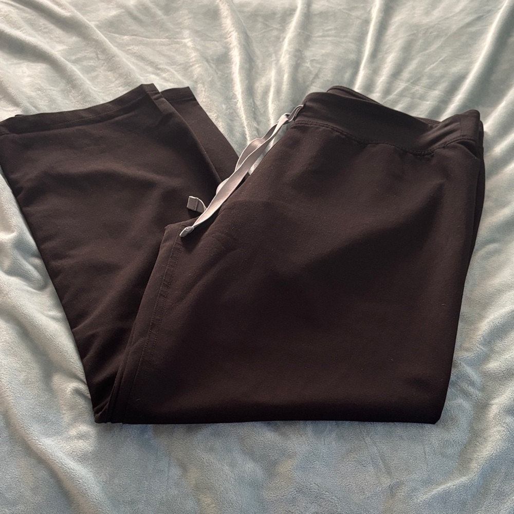 Figs Women's Black Straight Leg Scrub Pants
